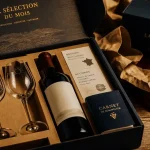 Vin cadeaux : coffret avec bouteille, verres et carte de dégustation