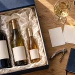 Coffret cadeau vin du monde : trois bouteilles à offrir, vue de dessus